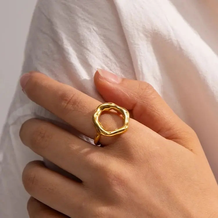 Lysera Ring