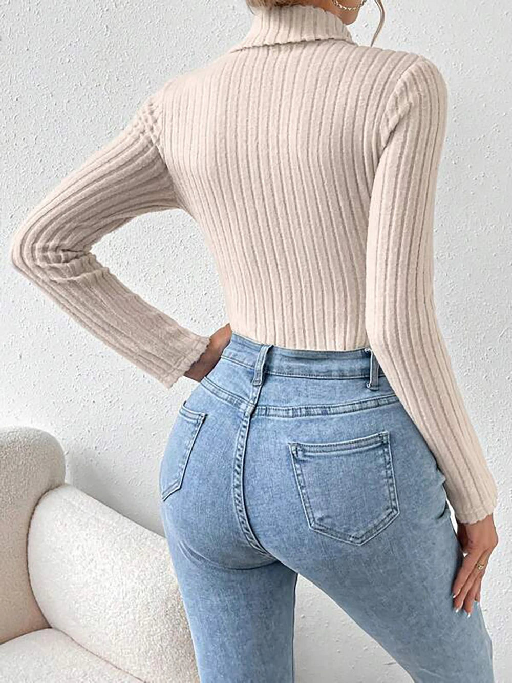 RIBBED TURTLENECK KNIT TOP