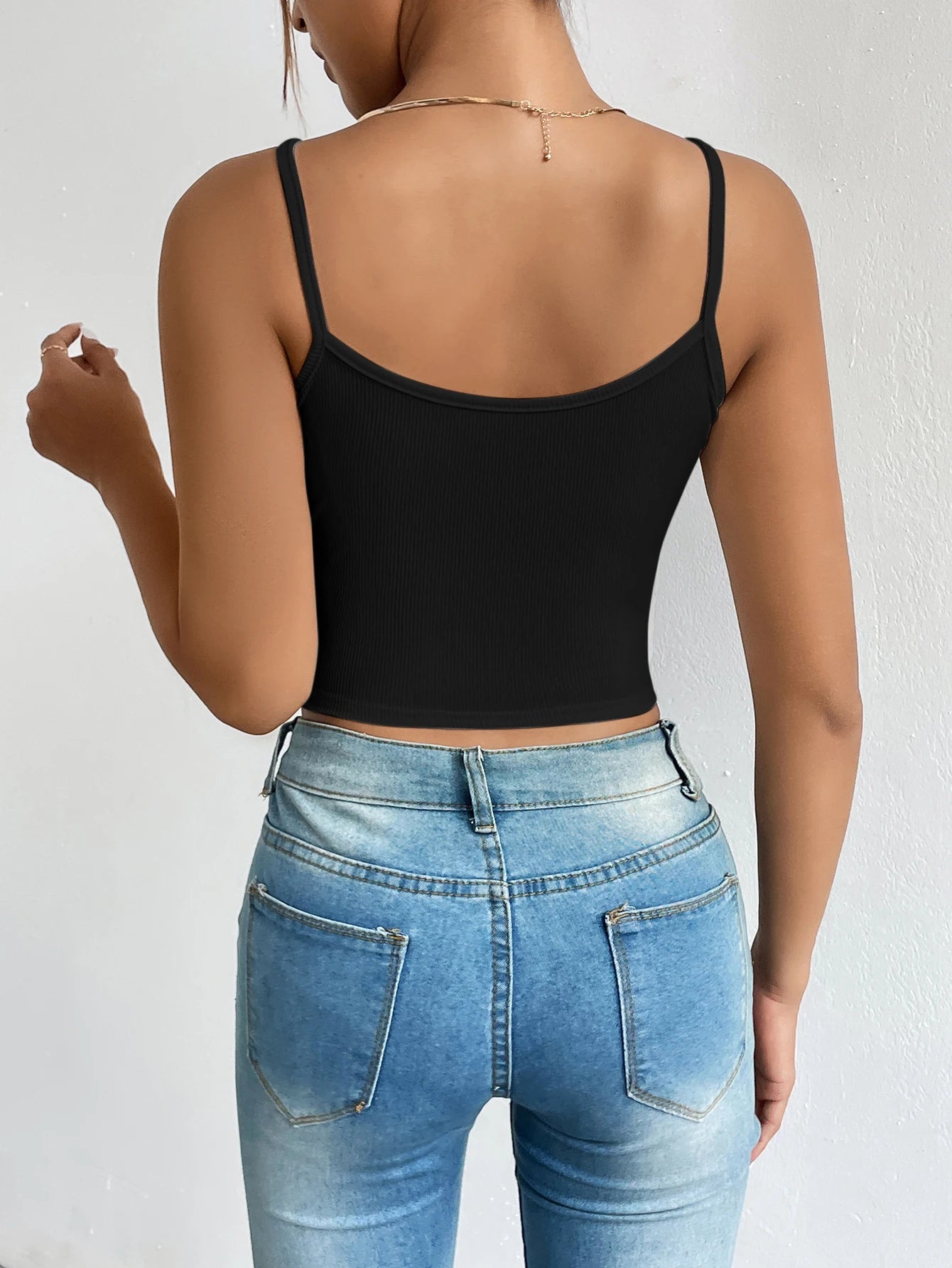 ESSENTIAL CAMI TOP